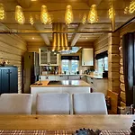 Stylish Log In With View & Sauna האפג'ל