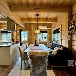 Stylish Log In With View & Sauna * האפג'ל