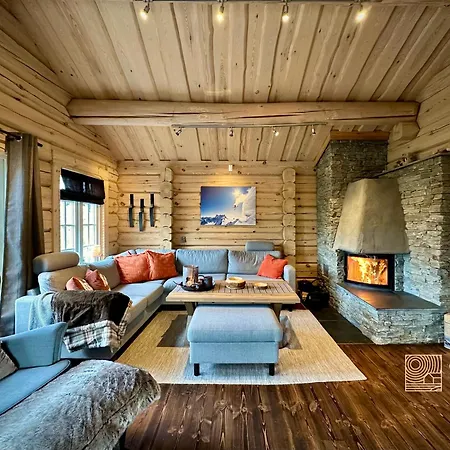 Stylish Log In With View & Sauna בית נופש *