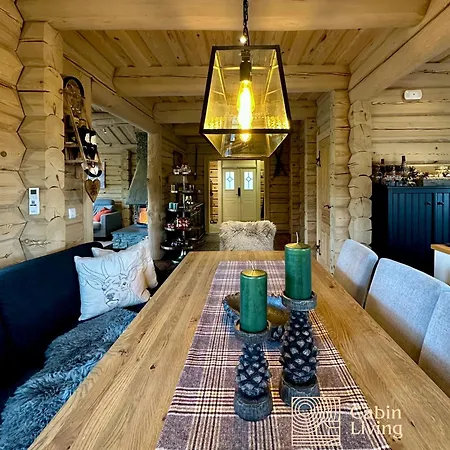 בית נופש Stylish Log In With View & Sauna *