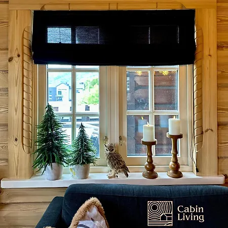 בית נופש Stylish Log In With View & Sauna