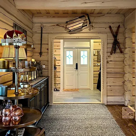 בית נופש Stylish Log In With View & Sauna