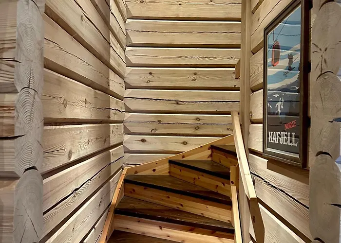 Stylish Log In With View & Sauna Semesterbostad